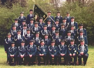 Herrenschießgruppe 2001, Schützenbrüder tragen Uniform