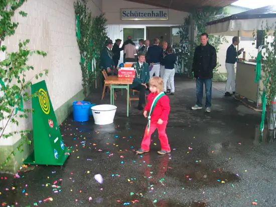 Spiele bei verregnetem Wetter draußen