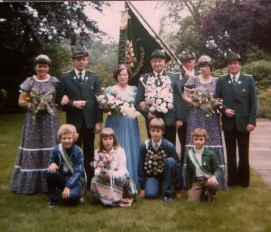 König Heinrich Riesenbeck mit Hofstaat