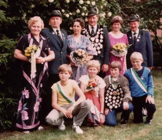 König Rudi Lindemann mit Hofstaat