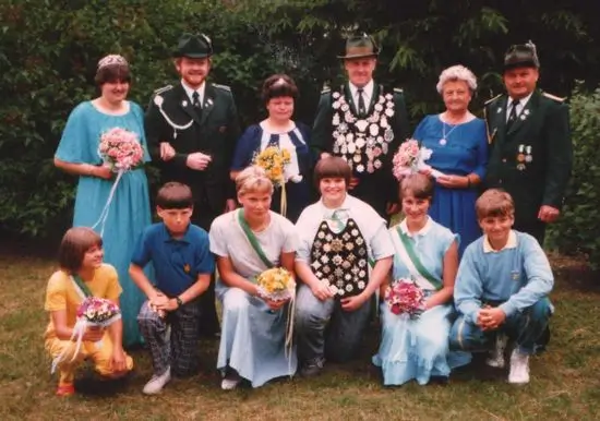 König Willi Gravemeier mit Hofstaat