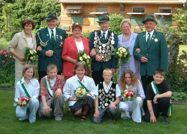 König Karl-Heinz Budzinski mit Hofstaat