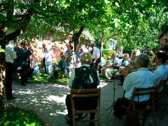 gemütliches Beisammensein im Garten
