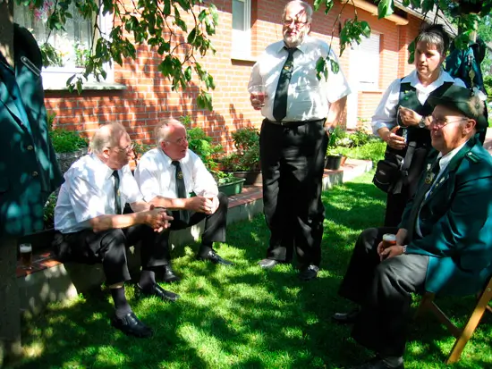 gemütliches Beisammensein im Garten