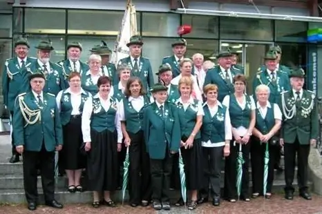 Schützen erleben Bataillonsschützenfest in Tirol